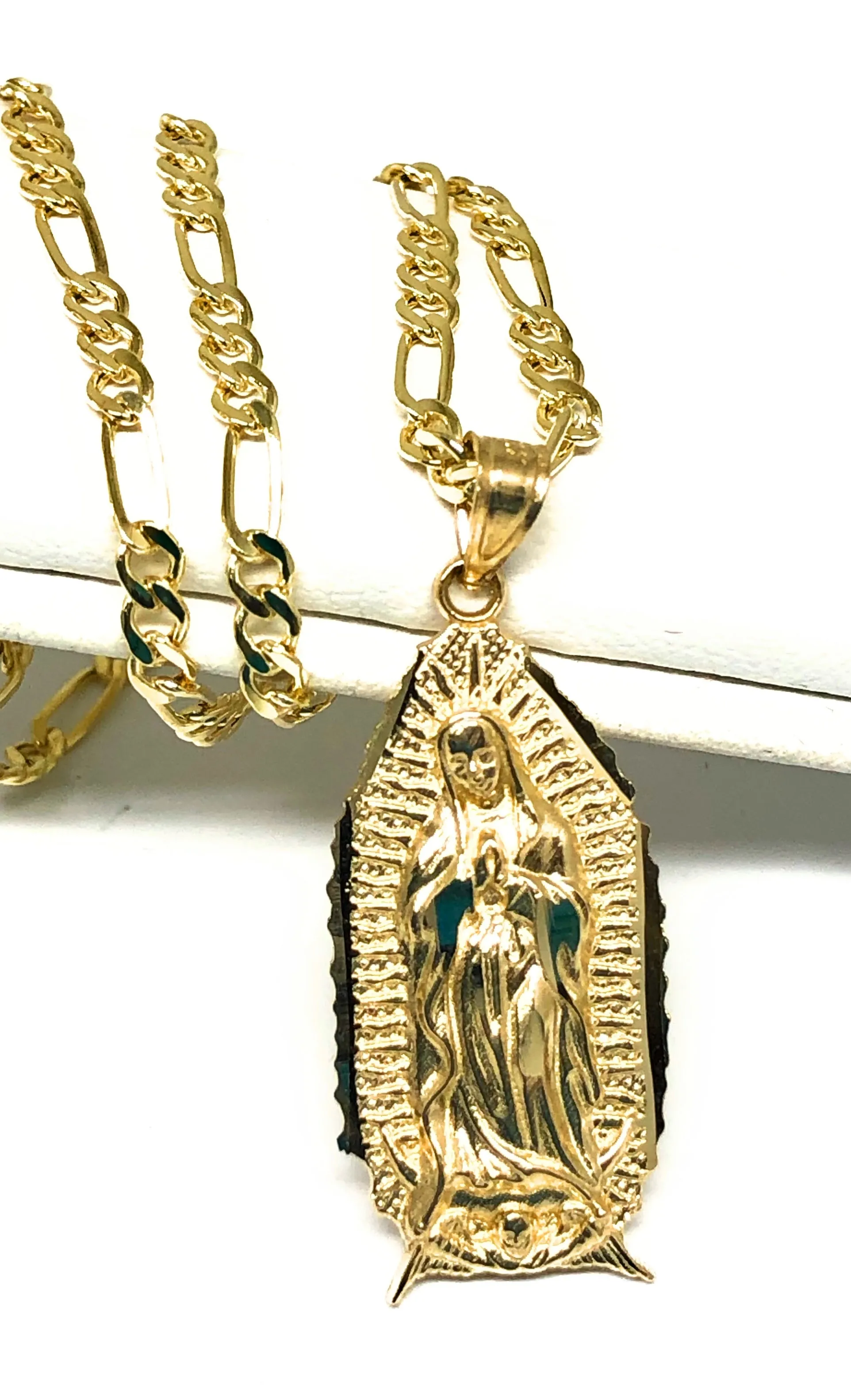 14k Solid Gold Yellow Classic Virrgin Mary Pendant Virrgen Guadalupe Figaro Chain