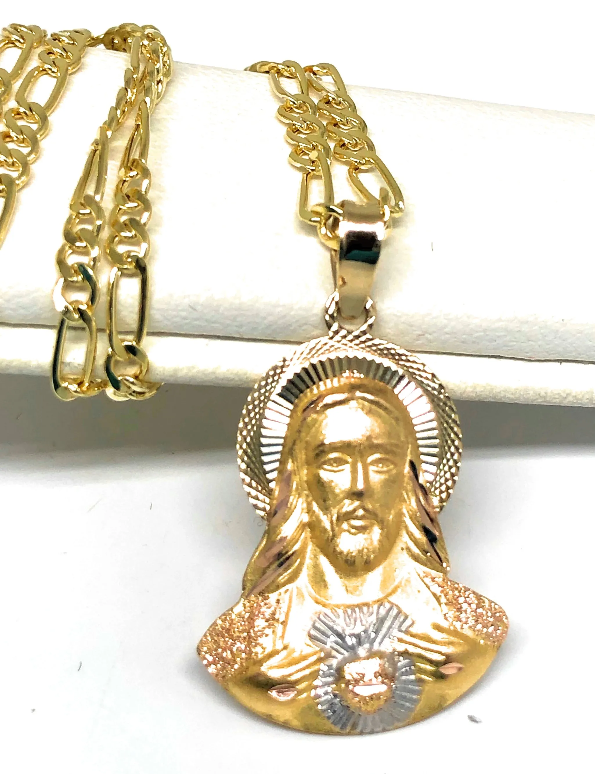 14k Solid Gold Yellow Gold Classic Jesus Sagrado Corazon Pendant Necklace Figaro Chain