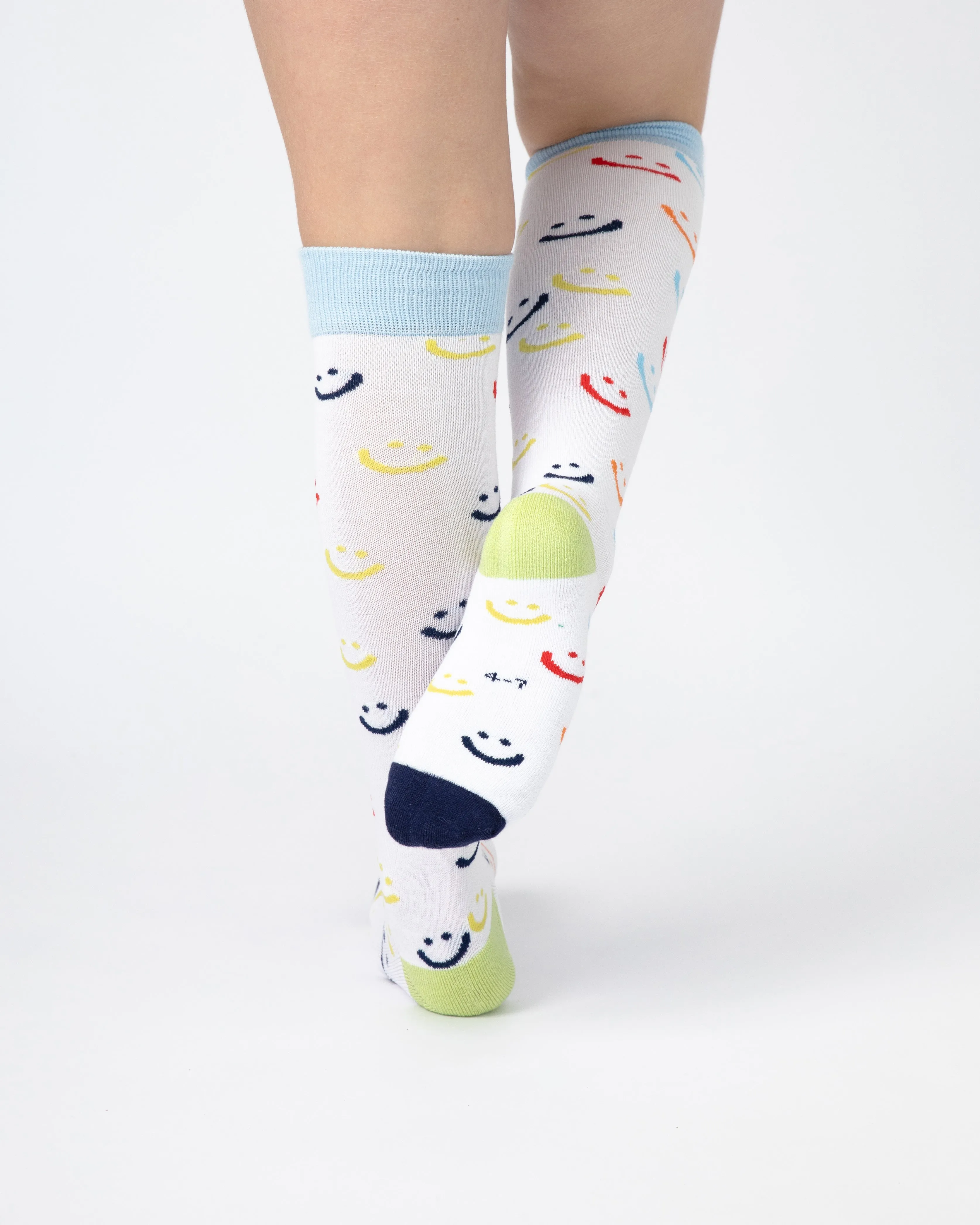 Everyday Knee-High Seamless Feel Socks (Kids) - White Smiley