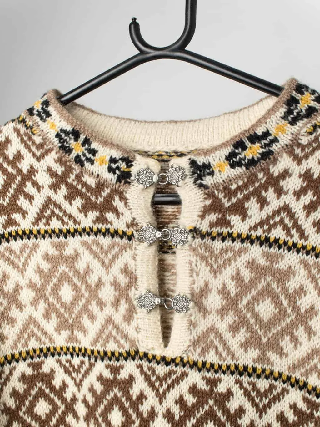 Vintage Scandinavian jumper in cream and brown – Medium / Large