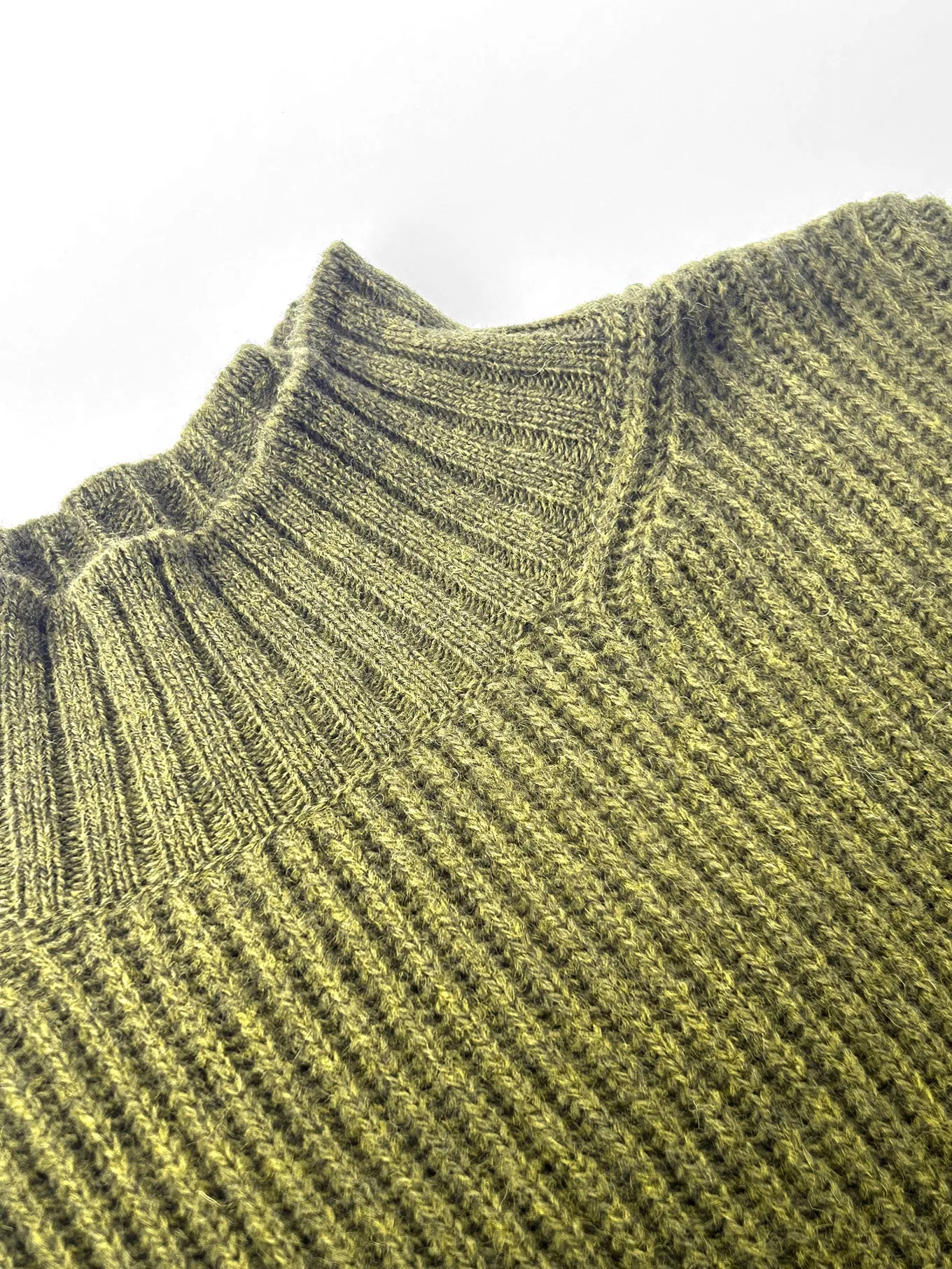 WILD Wool Jumper - Green